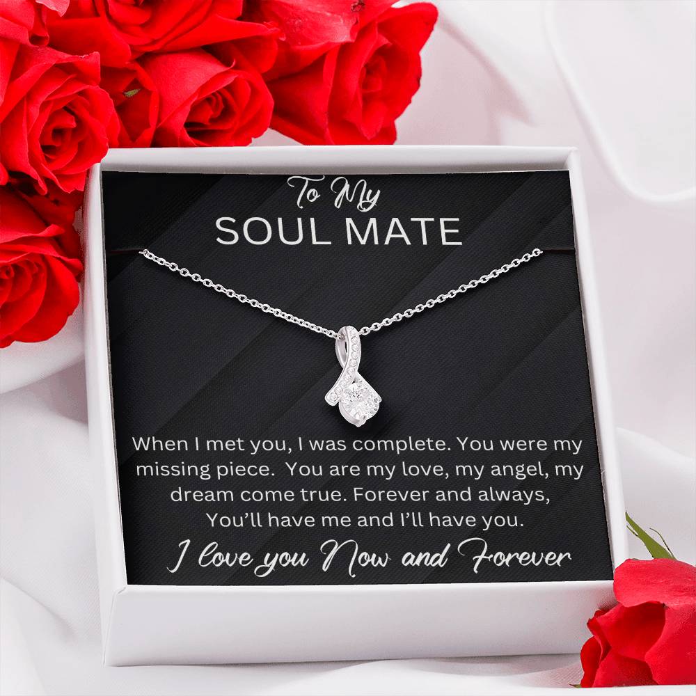 Alluring Beauty Necklace for your Soul Mate