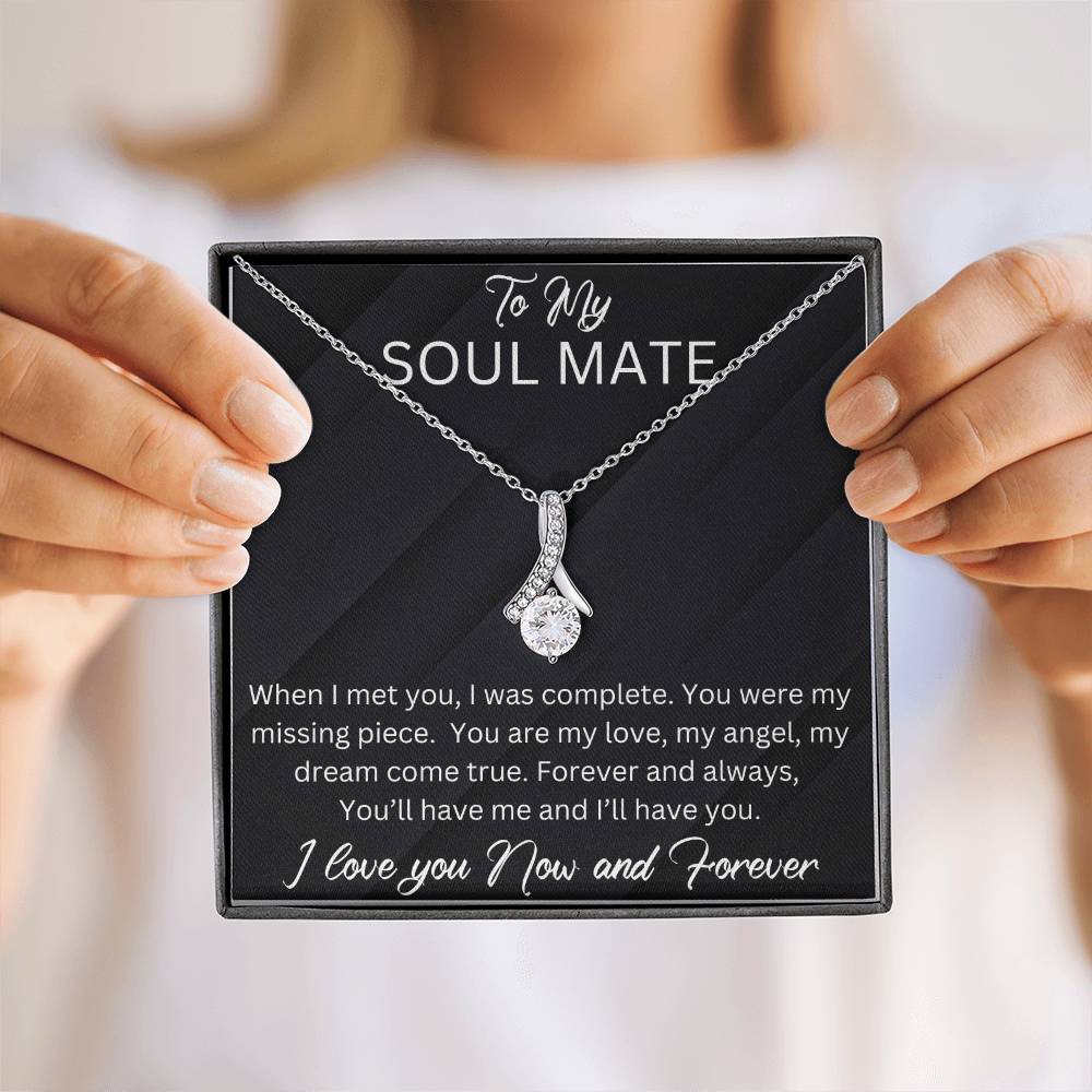 Alluring Beauty Necklace for your Soul Mate