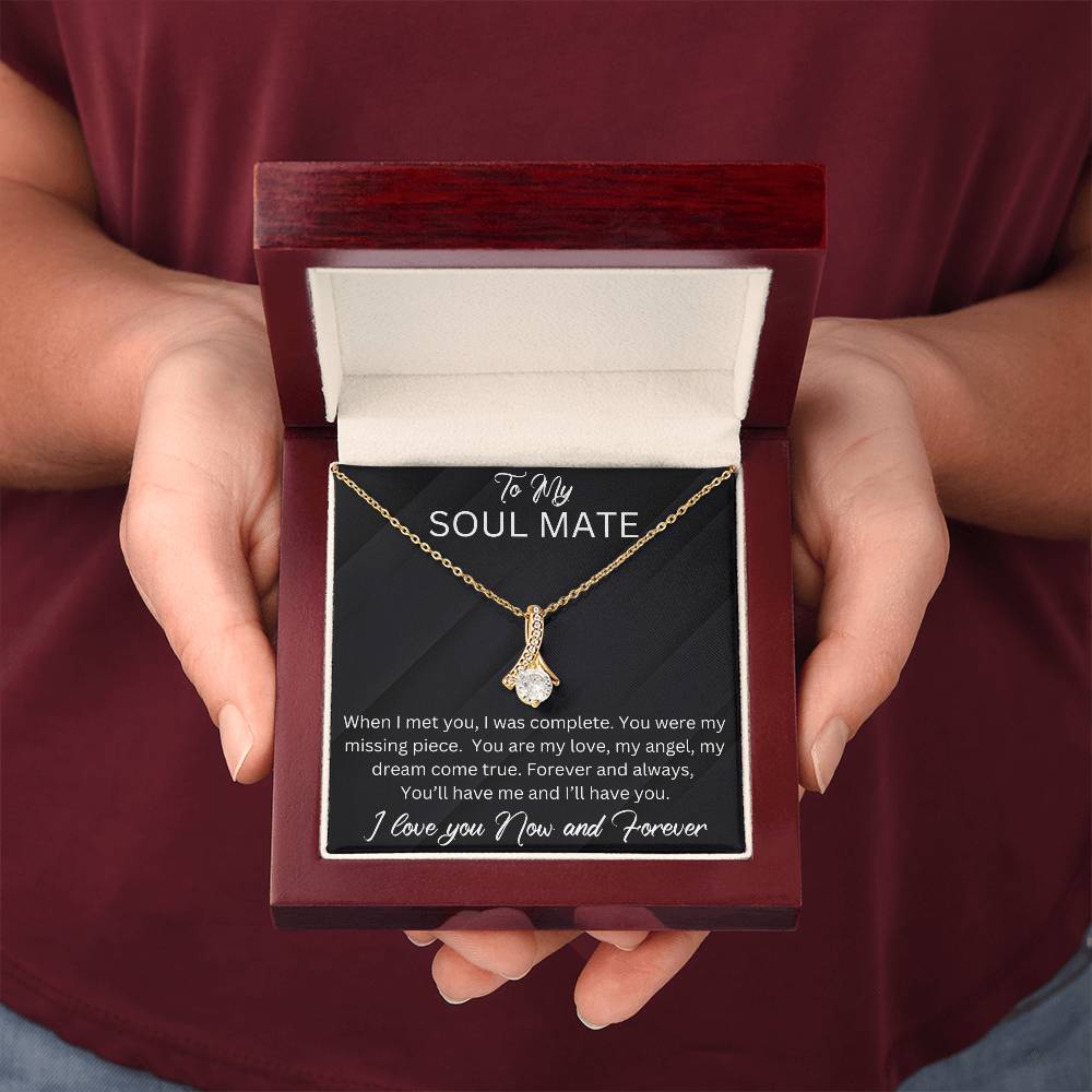 Alluring Beauty Necklace for your Soul Mate