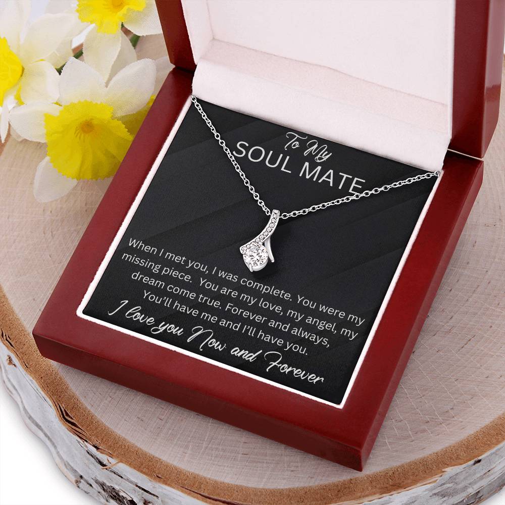 Alluring Beauty Necklace for your Soul Mate