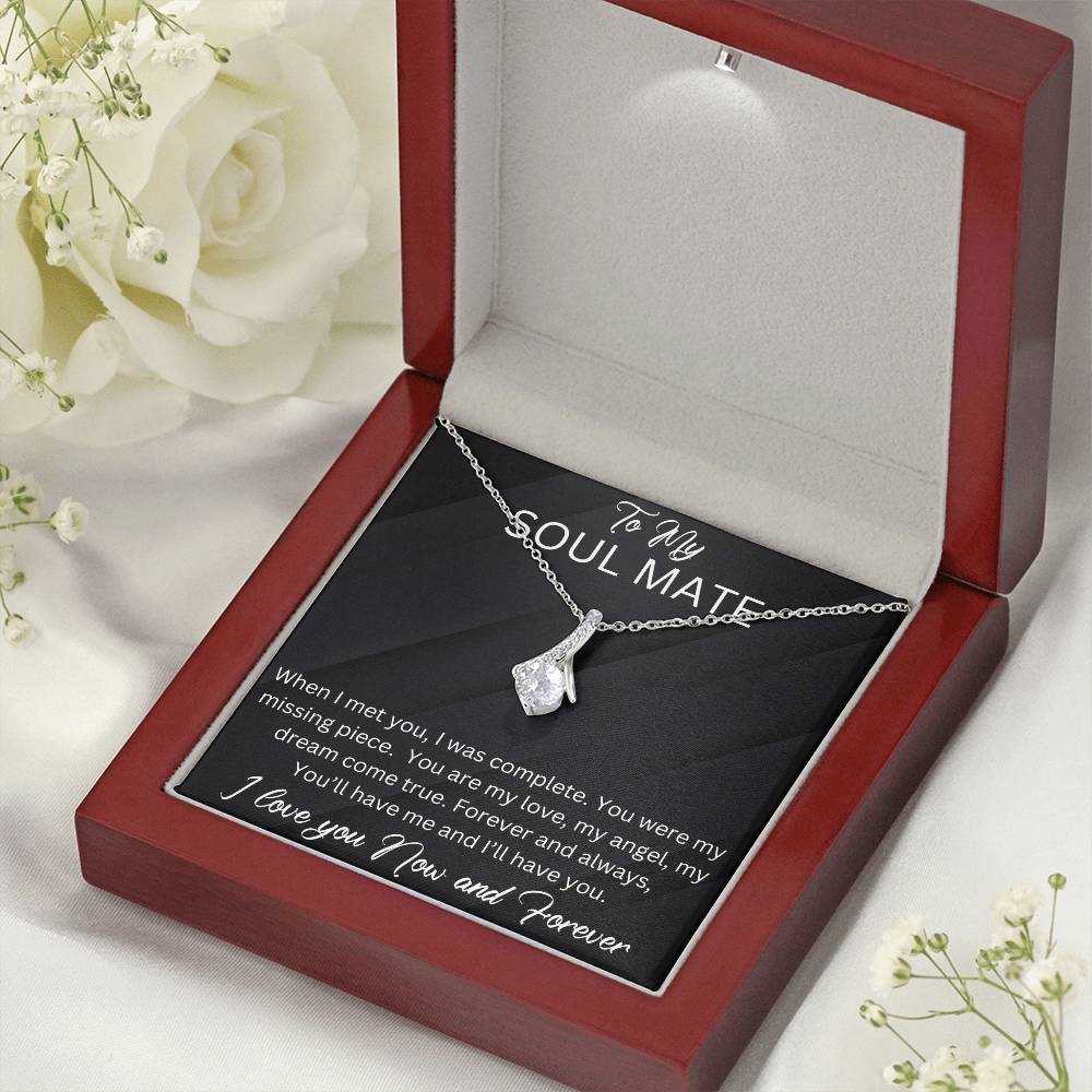 Alluring Beauty Necklace for your Soul Mate