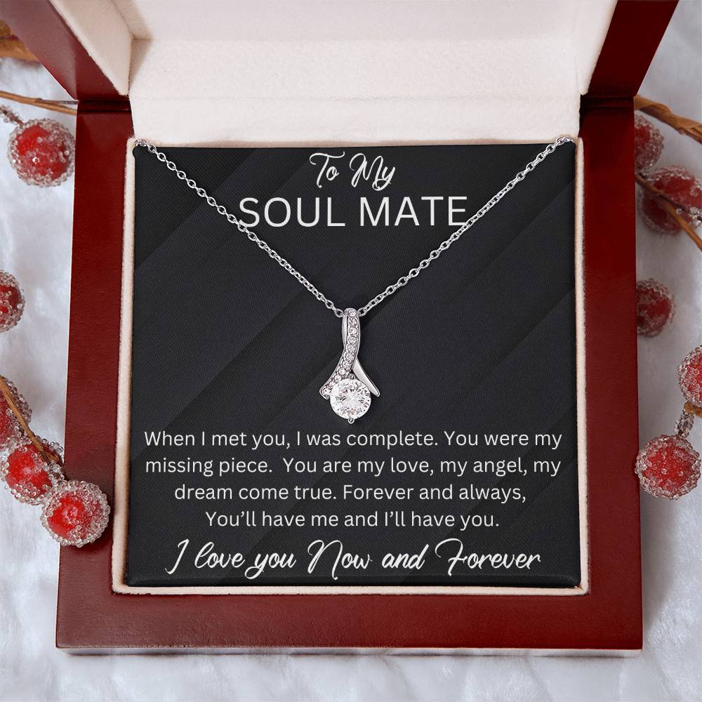 Alluring Beauty Necklace for your Soul Mate