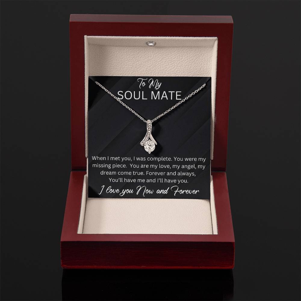 Alluring Beauty Necklace for your Soul Mate